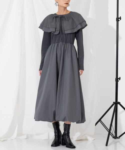 Settimissimo（セッティミッシモ）の「フリルケープ付き カットワンピース オケージョン（ワンピース・レディース・ブラック/ダークグレー・M）」の2枚目の写真