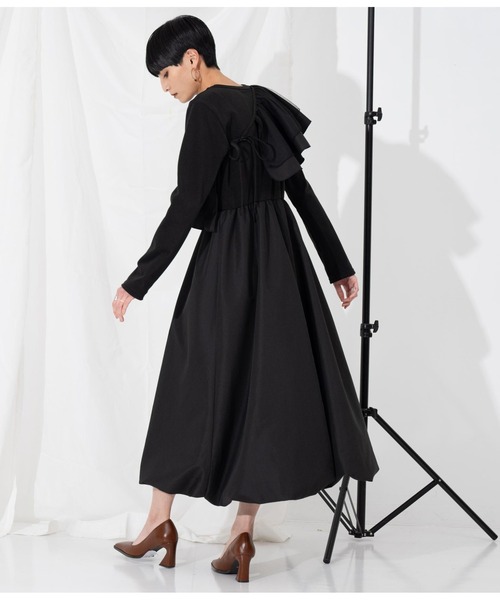 Settimissimo（セッティミッシモ）の「フリルケープ付き カットワンピース オケージョン（ワンピース・レディース・ブラック/ダークグレー・M）」の11枚目の写真