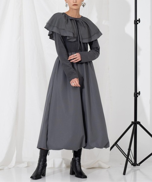 Settimissimo（セッティミッシモ）の「フリルケープ付き カットワンピース オケージョン（ワンピース・レディース・ブラック/ダークグレー・M）」の7枚目の写真