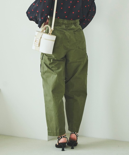 31 Sons de mode（トランテアン　ソン　ドゥ　モード）の「カーゴチノパンツ（カーゴパンツ・レディース・ベージュ/カーキ・38/36）」の15枚目の写真