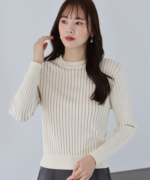BLUEEAST（ブルーイースト）の「配色＆無地リブニットトップス（ニット/セーター・レディース・アイボリー/ブルー/アイボリー系/ブラック系・MEDIUM）」の3枚目の写真