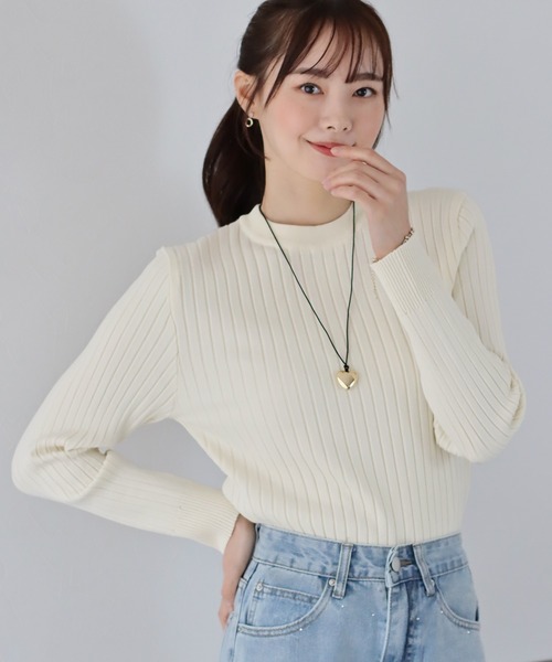 BLUEEAST（ブルーイースト）の「配色＆無地リブニットトップス（ニット/セーター・レディース・アイボリー/ブルー/アイボリー系/ブラック系・MEDIUM）」の6枚目の写真