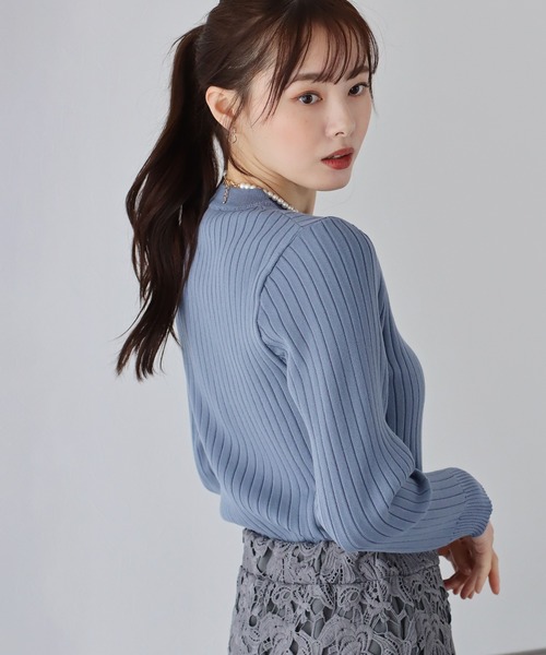 BLUEEAST（ブルーイースト）の「配色＆無地リブニットトップス（ニット/セーター・レディース・アイボリー/ブルー/アイボリー系/ブラック系・MEDIUM）」の13枚目の写真