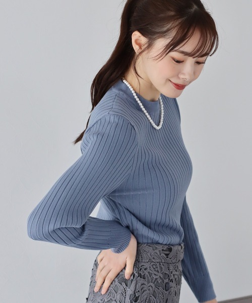 BLUEEAST（ブルーイースト）の「配色＆無地リブニットトップス（ニット/セーター・レディース・アイボリー/ブルー/アイボリー系/ブラック系・MEDIUM）」の14枚目の写真