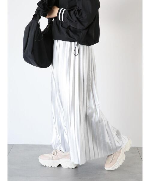 ehka sopo(エヘカソポ)の「光沢プリーツスカート(スカート・レディース・シルバー/ブラック・F)」の18枚目の写真