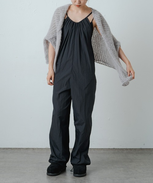 earthy（アーシー）の「キャミサロペット(パッカブル)（サロペット/オーバーオール・レディース・パープル/ブラック/ベージュ・FREE）」の2枚目の写真