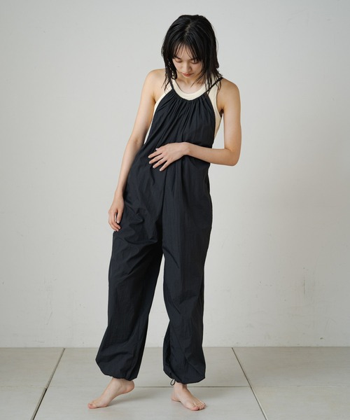 earthy（アーシー）の「キャミサロペット(パッカブル)（サロペット/オーバーオール・レディース・パープル/ブラック/ベージュ・FREE）」の14枚目の写真