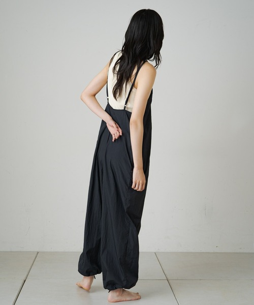 earthy（アーシー）の「キャミサロペット(パッカブル)（サロペット/オーバーオール・レディース・パープル/ブラック/ベージュ・FREE）」の16枚目の写真