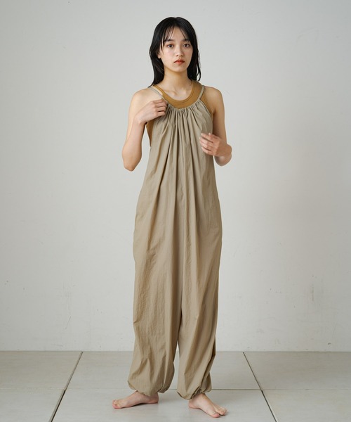 earthy（アーシー）の「キャミサロペット(パッカブル)（サロペット/オーバーオール・レディース・パープル/ブラック/ベージュ・FREE）」の19枚目の写真