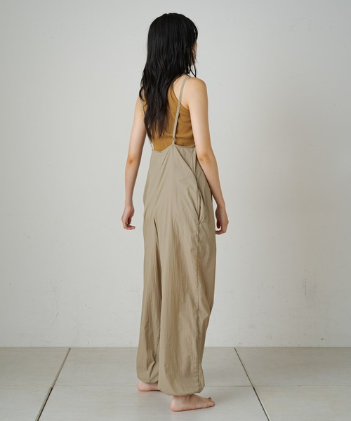 earthy（アーシー）の「キャミサロペット(パッカブル)（サロペット/オーバーオール・レディース・パープル/ブラック/ベージュ・FREE）」の22枚目の写真