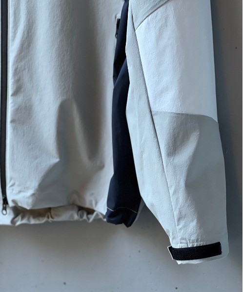 LUSOR（ルーソル）の「LUSOR（ルーソル）Mountain Parka マウンテンパーカー（ブルゾン・メンズ・シルバー・L/M）」の5枚目の写真