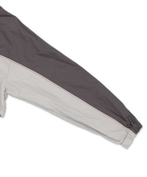 SPINNS（スピンズ）の「Wジップショート丈ヘビーウェイトナイロンジャケット（ナイロンジャケット・レディース・グレー系その他/ブラック×ブラック/ネイビー系/ブラック×ホワイト・ONESIZE）」の20枚目の写真