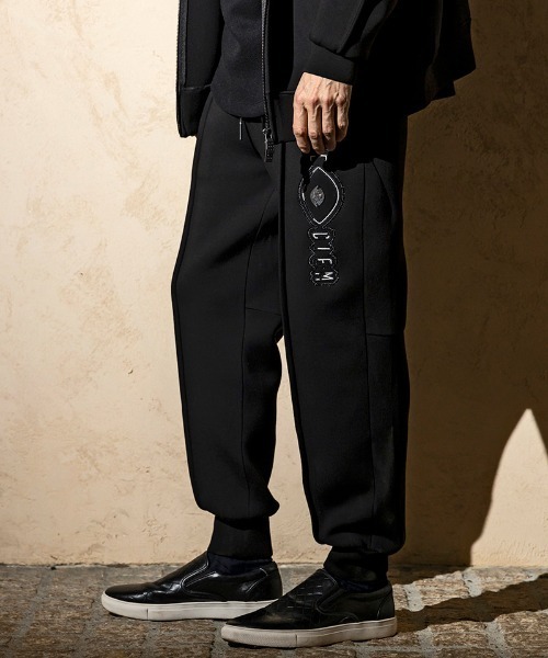 C DIEM（カルペディエム）の「mp12211- Embossed Logo Jogger Pants