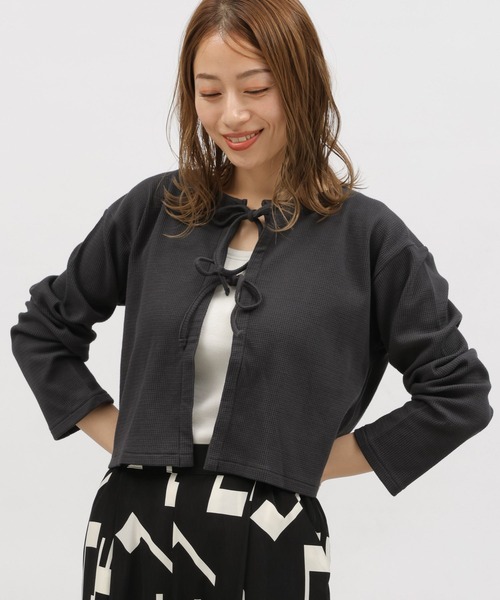 LAKOLE（ラコレ）の「ワッフルリボンカーディガン / 113777（カーディガン/ボレロ・レディース・イエロー/ブラック/ホワイト×ブラック・SMALL/MEDIUM）」の13枚目の写真