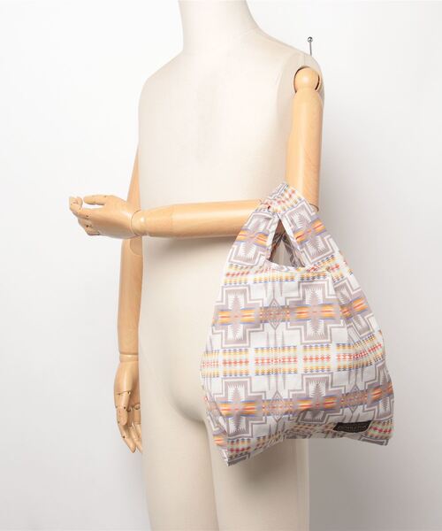 PENDLETON(ペンドルトン)の「ST:PENDLETON / PACKABLE SHOPPER ペンドルトン パッカブルショッパー(エコバッグ/サブバッグ・レディース・ターコイズブルー/ベージュ/オフホワイト・ONE SIZE)」の8枚目の写真