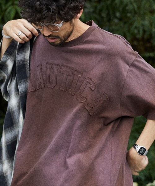 NAUTICA（ノーティカ）の「NAUTICA/ノーティカ Garment Dyed Arch Logo S/S Tee/ガーメントダイ アーチロゴ ショートスリーブTシャツ（Tシャツ/カットソー・メンズ・チャコールグレー/パープル/ブラウン/ネイビー・SMALL/MEDIUM/LARGE/X-LARGE）」の3枚目の写真