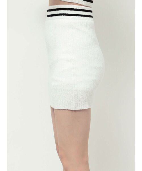 GYDA（ジェイダ）の「ラインパイルニット スカートライクショートパンツ（スカート・レディース・ブラック/オフホワイト・FREE）」の18枚目の写真