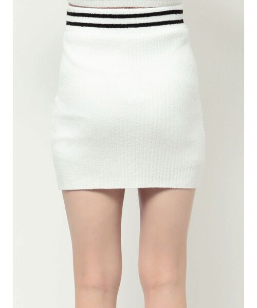 GYDA（ジェイダ）の「ラインパイルニット スカートライクショートパンツ（スカート・レディース・ブラック/オフホワイト・FREE）」の17枚目の写真