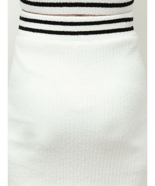 GYDA（ジェイダ）の「ラインパイルニット スカートライクショートパンツ（スカート・レディース・ブラック/オフホワイト・FREE）」の16枚目の写真
