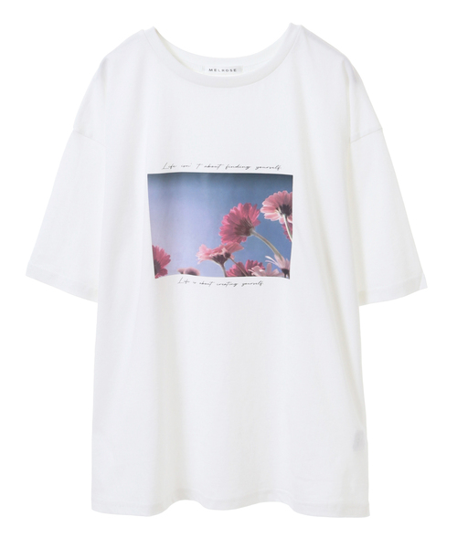 SOFFITTO（ソフィット）の「USAコットン天竺接触冷感転写プリントTシャツ(取り扱い店舗限定)（Tシャツ/カットソー・レディース・グレイッシュベージュ/オフホワイト/ラベンダー/チャコールグレー・FREE）」の2枚目の写真