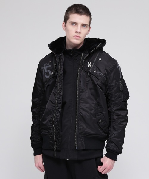 AVIREX（アヴィレックス）の「《WEB&DEPOT限定》MA-1 REMODEL / MA-1 リモデル / AVIREX / アヴィレックス（MA-1・メンズ・セージグリーン/ブラック/カーキ/ロイヤルブルー/チャコール/レッド・MEDIUM/LARGE/X-LARGE/XX-LARGE）」の8枚目の写真