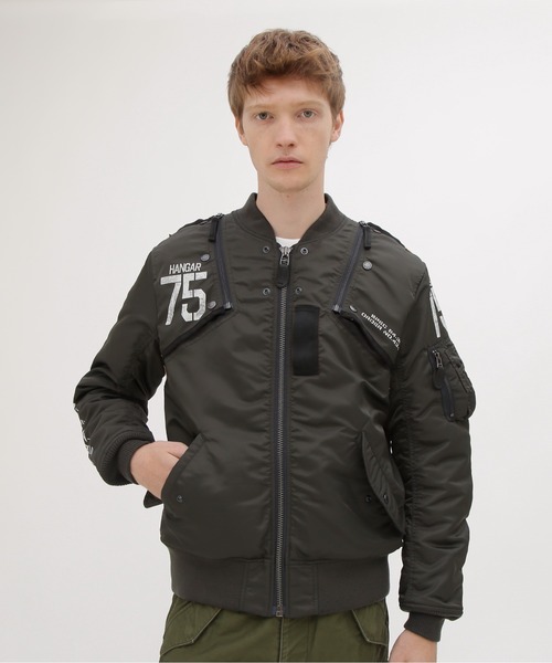 AVIREX（アヴィレックス）の「《WEB&DEPOT限定》MA-1 REMODEL / MA-1 リモデル / AVIREX / アヴィレックス（MA-1・メンズ・セージグリーン/ブラック/カーキ/ロイヤルブルー/チャコール/レッド・MEDIUM/LARGE/X-LARGE/XX-LARGE）」の7枚目の写真