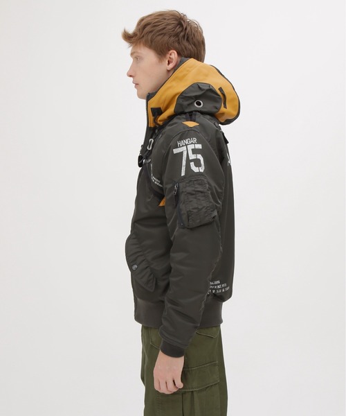 AVIREX（アヴィレックス）の「《WEB&DEPOT限定》MA-1 REMODEL / MA-1 リモデル / AVIREX / アヴィレックス（MA-1・メンズ・セージグリーン/ブラック/カーキ/ロイヤルブルー/チャコール/レッド・MEDIUM/LARGE/X-LARGE/XX-LARGE）」の10枚目の写真