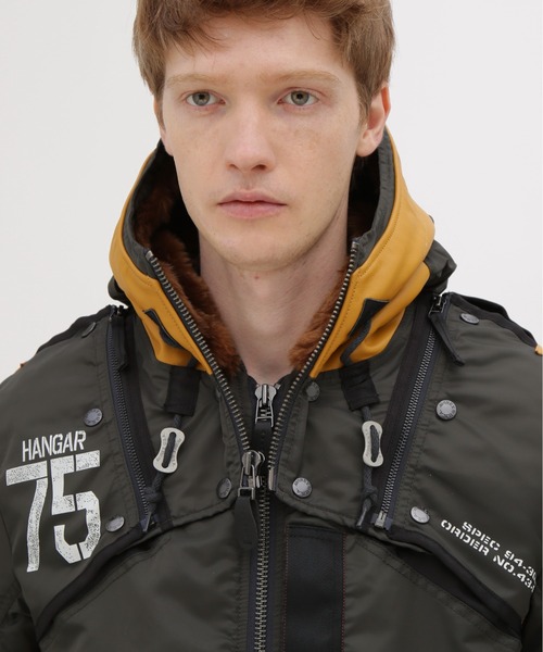 AVIREX（アヴィレックス）の「《WEB&DEPOT限定》MA-1 REMODEL / MA-1 リモデル / AVIREX / アヴィレックス（MA-1・メンズ・セージグリーン/ブラック/カーキ/ロイヤルブルー/チャコール/レッド・MEDIUM/LARGE/X-LARGE/XX-LARGE）」の12枚目の写真