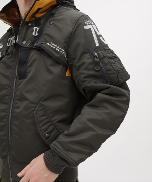 AVIREX（アヴィレックス）の「《WEB&DEPOT限定》MA-1 REMODEL / MA-1 リモデル / AVIREX / アヴィレックス（MA-1・メンズ・セージグリーン/ブラック/カーキ/ロイヤルブルー/チャコール/レッド・MEDIUM/LARGE/X-LARGE/XX-LARGE）」の13枚目の写真