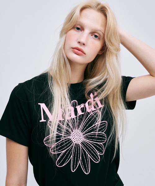 Mardi Mercredi(マルディメクルディ)の「SLIM TSHIRT FLOWERMARDI / スリム Tシャツ フラワーマルディ(Tシャツ/カットソー・レディース・ブラック×ピンク・FREE)」の7枚目の写真