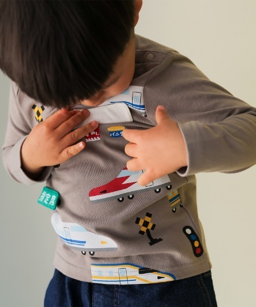 CHEEK ROOM（チークルーム）の「CHEEK ROOM/チークルーム 新幹線ロングＴシャツ（Tシャツ/カットソー・キッズ・ブルー/チャコールグレー/イエロー・90cm/100cm/110cm/120cm/130cm/80ｃｍ）」の10枚目の写真