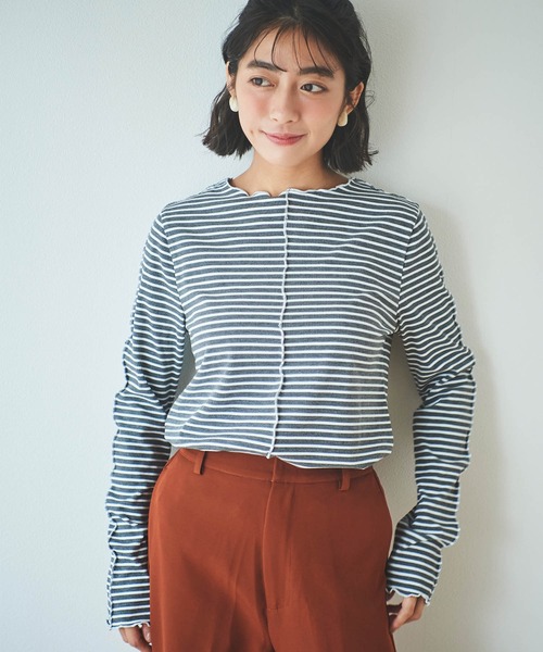 mil(ミル)の「【150㎝前後の小柄さんサイズ】ボーダーテレコメロウトップス(Tシャツ/カットソー・レディース・チャコールグレー/レッド/ダークブラウン・XS/S)」の1枚目の写真