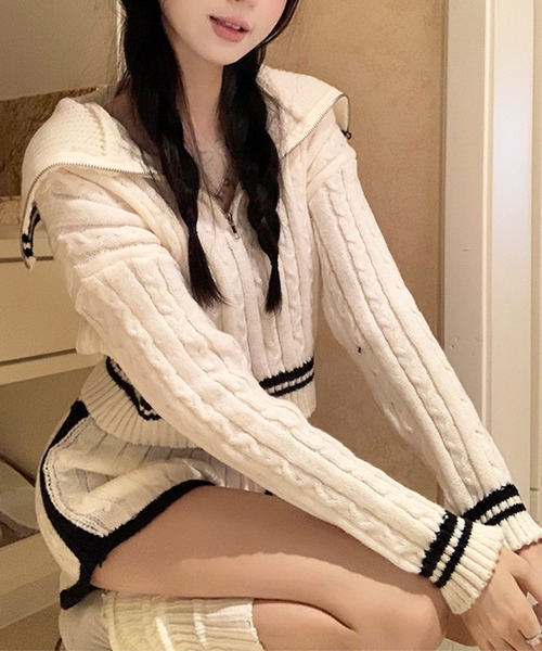GLAMOROUS JANE(グラマラスジェーン)の「ケーブル編みセーラーカラーニット×ショートパンツセットアップ(セットアップ・レディース・オフホワイト/ネイビー・FREE)」の4枚目の写真