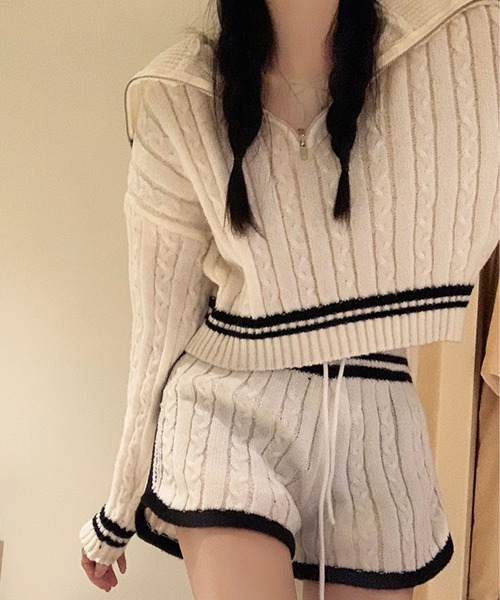 GLAMOROUS JANE(グラマラスジェーン)の「ケーブル編みセーラーカラーニット×ショートパンツセットアップ(セットアップ・レディース・オフホワイト/ネイビー・FREE)」の6枚目の写真