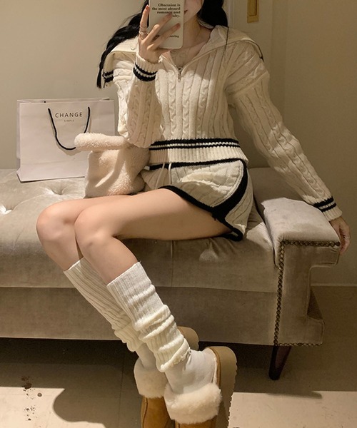 GLAMOROUS JANE(グラマラスジェーン)の「ケーブル編みセーラーカラーニット×ショートパンツセットアップ(セットアップ・レディース・オフホワイト/ネイビー・FREE)」の11枚目の写真