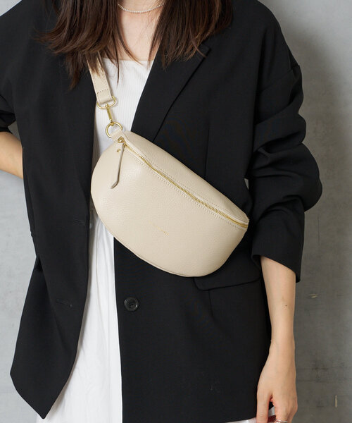 Actually（アクチュアリー）の「イタリア製カウレザー SHOULDER BAG（トートバッグ・レディース・ブラック/アイボリー・0）」の3枚目の写真