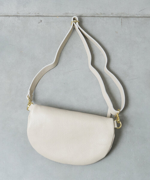 Actually（アクチュアリー）の「イタリア製カウレザー SHOULDER BAG（トートバッグ・レディース・ブラック/アイボリー・0）」の6枚目の写真