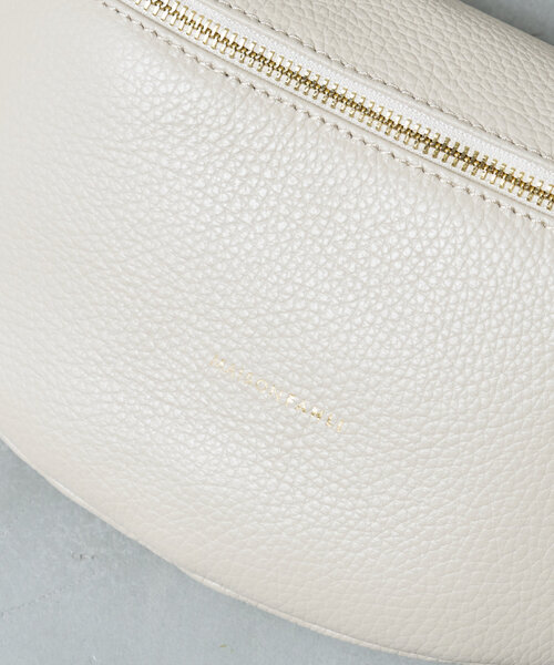 Actually（アクチュアリー）の「イタリア製カウレザー SHOULDER BAG（トートバッグ・レディース・ブラック/アイボリー・0）」の9枚目の写真