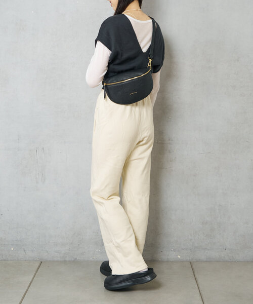 Actually（アクチュアリー）の「イタリア製カウレザー SHOULDER BAG（トートバッグ・レディース・ブラック/アイボリー・0）」の13枚目の写真