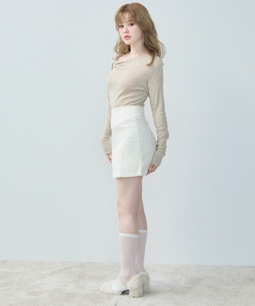 TITTY&CO.（ティティーアンドコー）の「アシンメトリードレープネックニット（ニット/セーター・レディース・チャコールグレー/キャメル・FREE）」の8枚目の写真