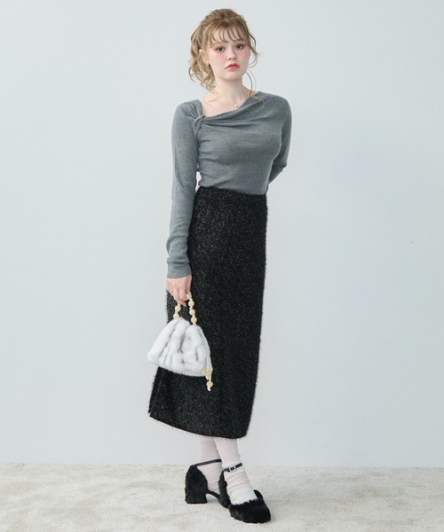 TITTY&CO.（ティティーアンドコー）の「アシンメトリードレープネックニット（ニット/セーター・レディース・チャコールグレー/キャメル・FREE）」の12枚目の写真