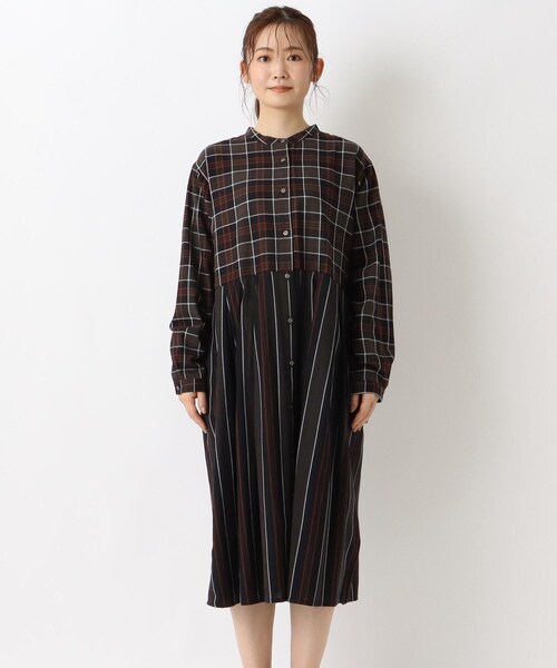 one'sterrace(ワンズテラス)の「チェック&ストライプ柄 コンビワンピース(ワンピース・レディース・ネイビー系5/ブラック系8/グレー系その他7・02)」の4枚目の写真