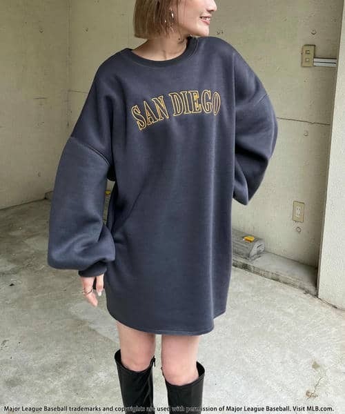 BACK TO THE FIELD（バック トゥー ザ フィールド）の「【MLB】2WAY刺しゅうロゴスウェット（ワンピース・レディース・オフホワイト/ブラック/ライトグレー・FREE）」の6枚目の写真