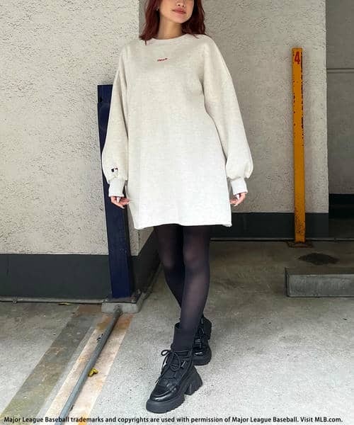 BACK TO THE FIELD（バック トゥー ザ フィールド）の「【MLB】2WAY刺しゅうロゴスウェット（ワンピース・レディース・オフホワイト/ブラック/ライトグレー・FREE）」の17枚目の写真