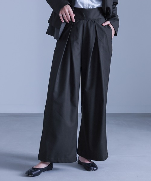 kOhAKU(コハク)の「ハイウエストタックパンツ(その他パンツ・レディース・グレー/ブラック・L~LL/S~M/3L)」の1枚目の写真