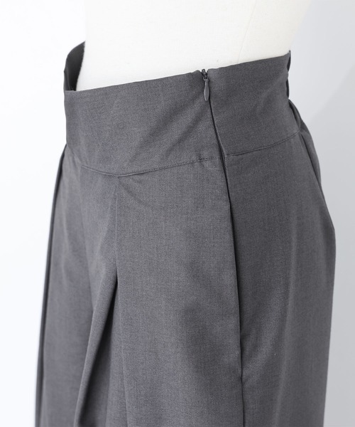 kOhAKU(コハク)の「ハイウエストタックパンツ(その他パンツ・レディース・グレー/ブラック・L~LL/S~M/3L)」の8枚目の写真