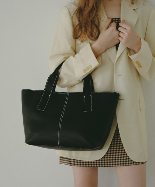 EFOLE(エフォル)の「【ZOZO限定】Smooth stitch tote bag / スムース ステッチ トートバッグ(トートバッグ・レディース・ブラック/ベージュ・FREE)」の12枚目の写真