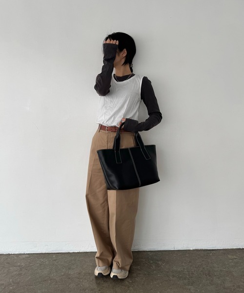 EFOLE(エフォル)の「【ZOZO限定】Smooth stitch tote bag / スムース ステッチ トートバッグ(トートバッグ・レディース・ブラック/ベージュ・FREE)」の20枚目の写真