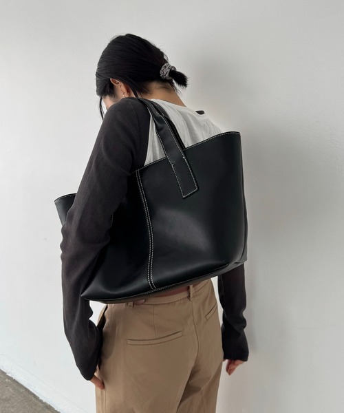 EFOLE(エフォル)の「【ZOZO限定】Smooth stitch tote bag / スムース ステッチ トートバッグ(トートバッグ・レディース・ブラック/ベージュ・FREE)」の19枚目の写真
