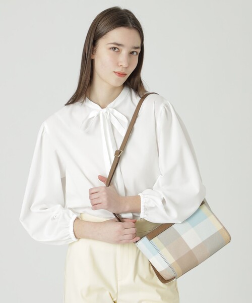 BLUE LABEL CRESTBRIDGE（ブルーレーベルクレストブリッジ）の「クレストブリッジチェックPVCミニショルダー（ショルダーバッグ・レディース・ベージュ系その他/レッド/グリーン系その他/ライトブルー・FREE）」の11枚目の写真